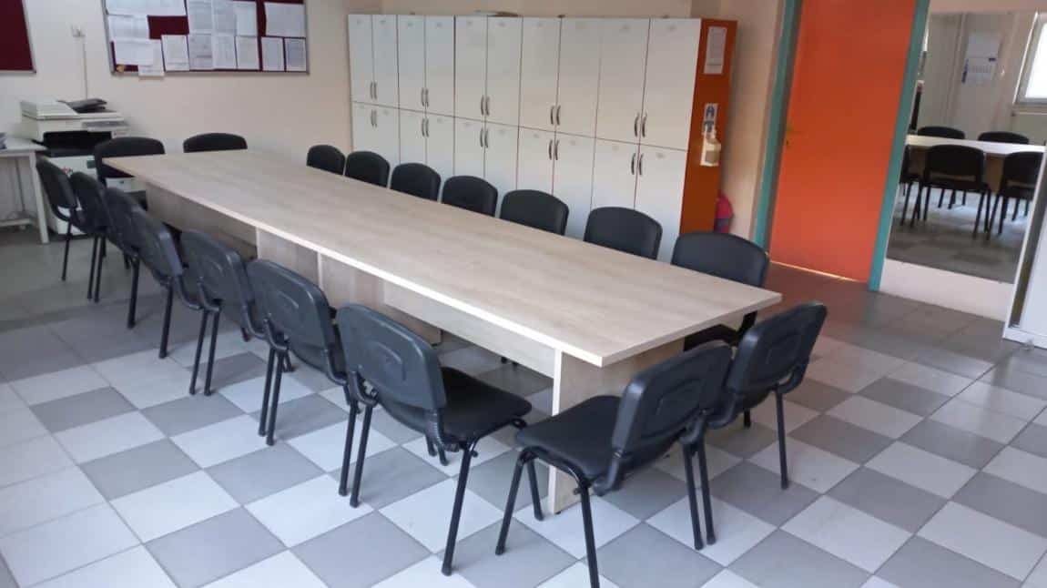 Öğretmenler Odasının Masa ve Sandalyelerini Yenileme Projemiz