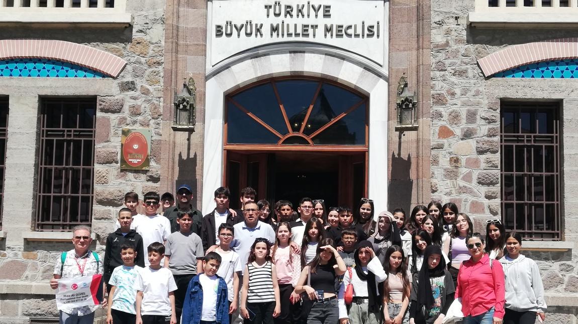 Ortaokul Öğrencilerimizle 08/05/2024 tarihinde Ankara Gezimizi Gerçekleştirdik.